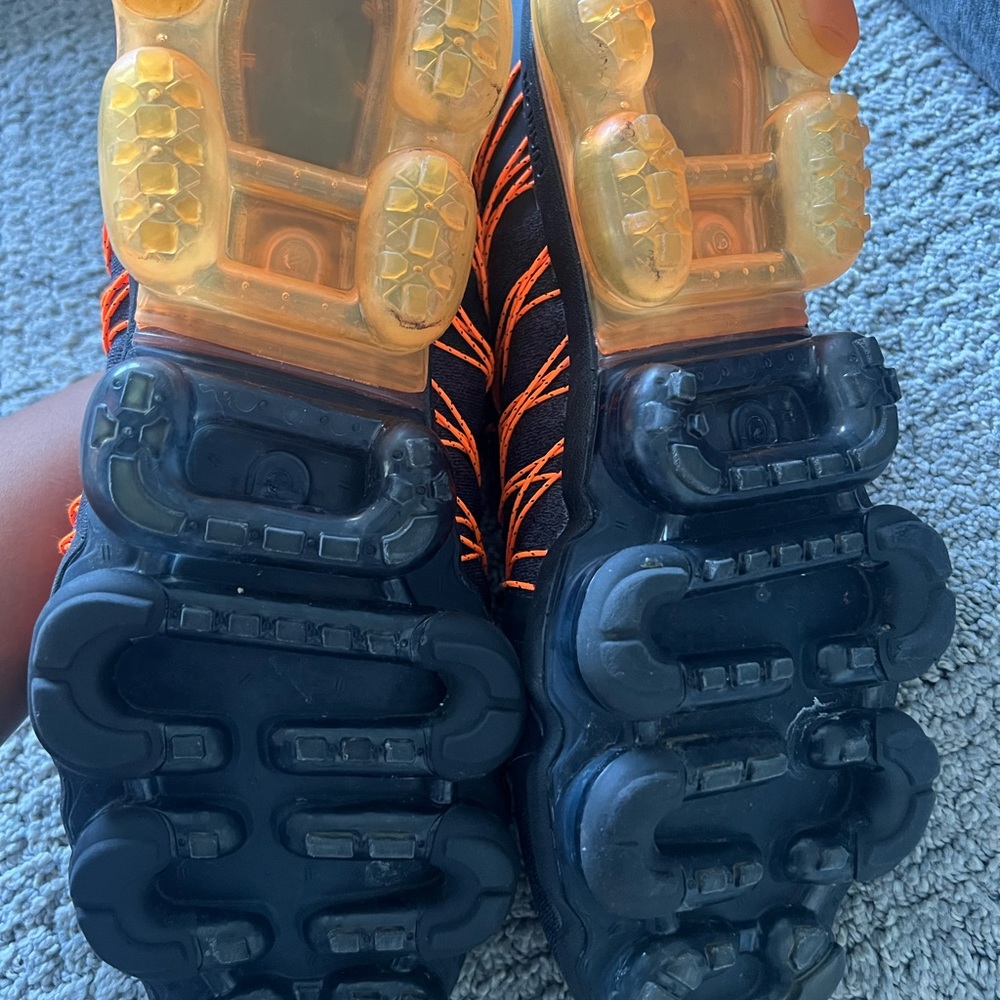 Vapor Max - Picture 2 of 5